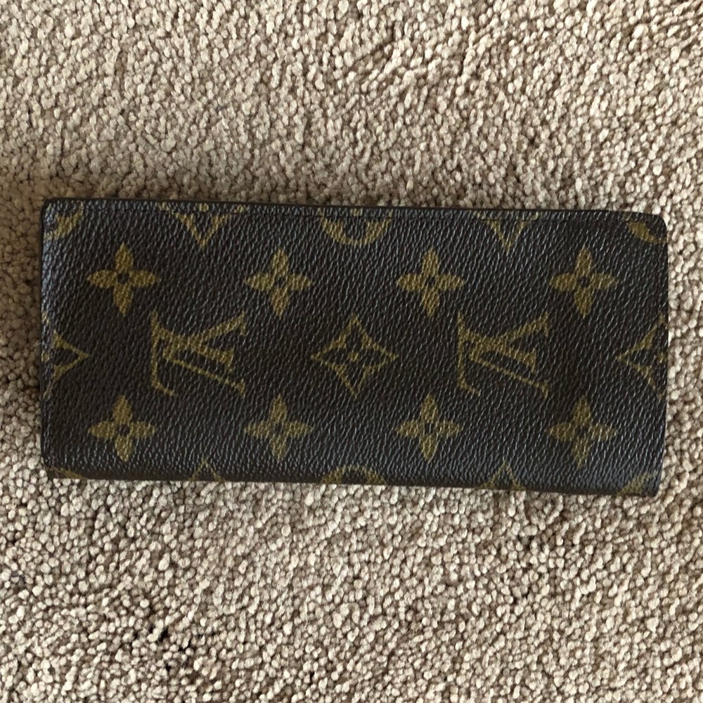 Authentic Louis Vuitton glass case
